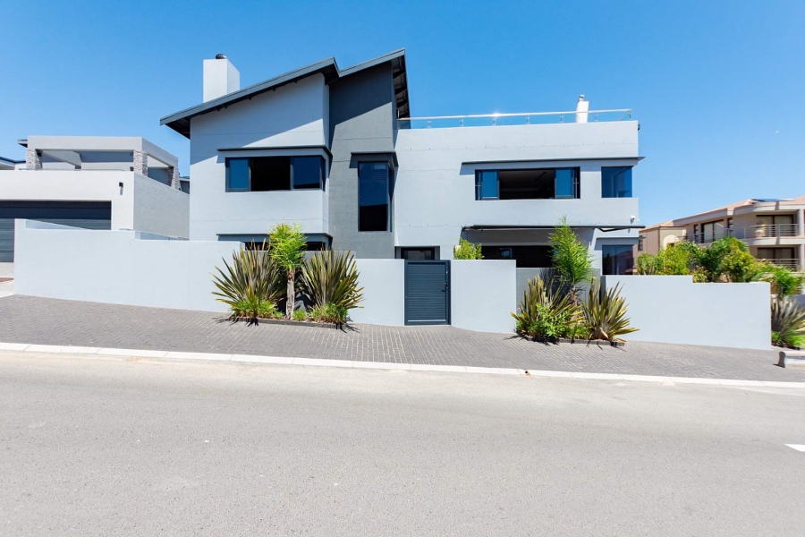 3 Bedroom Property for Sale in Calypso Beach Western Cape